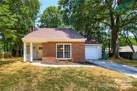 8515 Mission Hills Rd, Charlotte, NC 28227