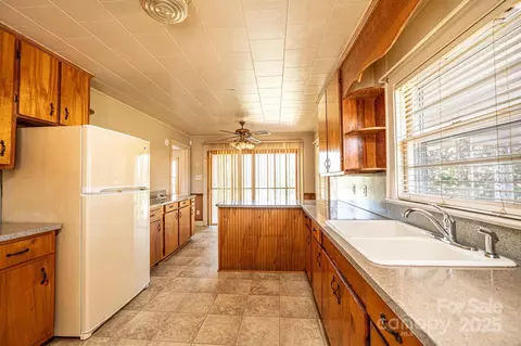 2375 E Nc 10 Hwy, Conover, NC 28613 photo 14