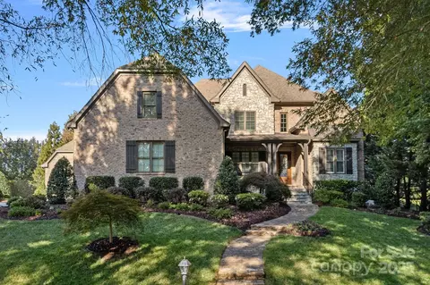 8724 Highgrove St, Charlotte, NC 28277