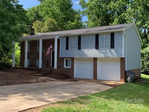 1608 Van Dyke Dr, Charlotte, NC 28213