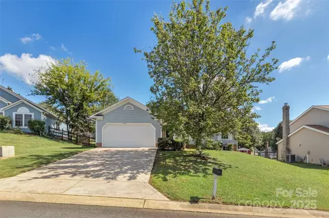 7121 Lanark Ct, Charlotte, NC 28217