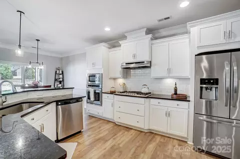 7348 Adirondack Dr, Denver, NC 28037