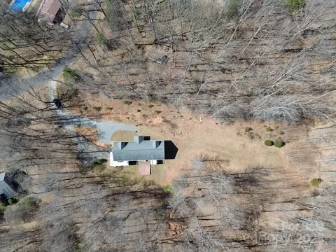 2717 Todd Dr, Yadkinville, NC 27055