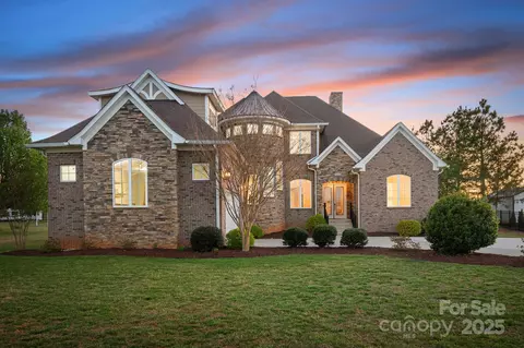 121 Dabbling Duck Cir, Mooresville, NC 28117