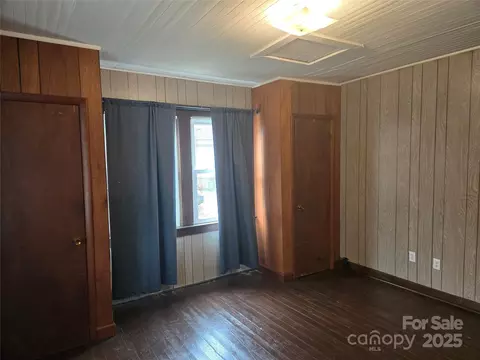 Bedroom - 999 Chipper Curve Rd, Sylva, NC 28779 photo 2 of 3