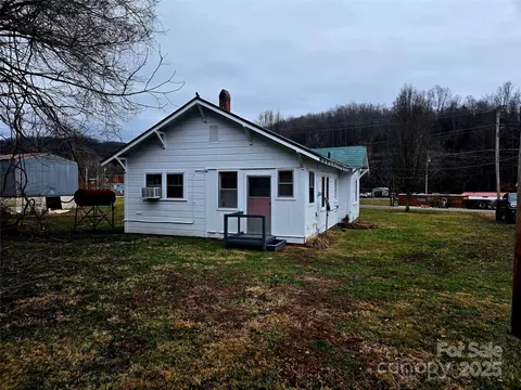 Exterior - 999 Chipper Curve Rd, Sylva, NC 28779 photo 4 of 4
