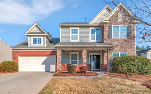 12724 Hunting Birds Ln, Charlotte, NC 28278