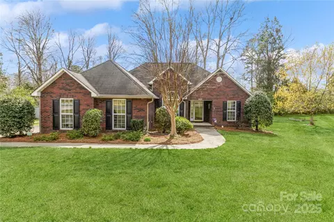 2019 W Laporte Dr, Charlotte, NC 28216
