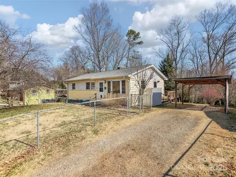 396 Riverview Dr, Asheville, NC 28806
