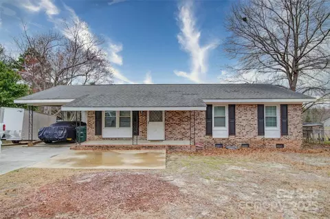 102 Wilshire Ave, Hamlet, NC 28345