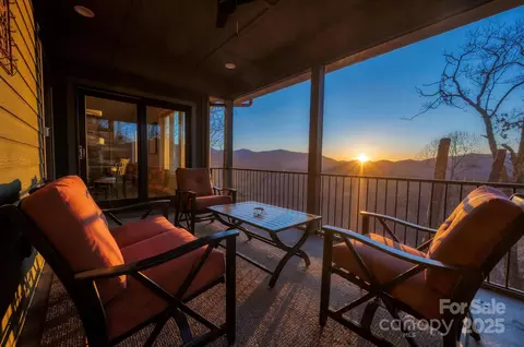 431 Chapel Rd, Black Mountain, NC 28711