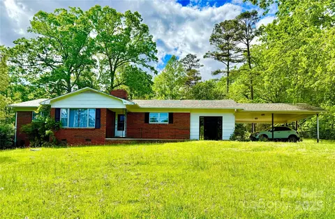 541 Romine Dr, Marion, NC 28752