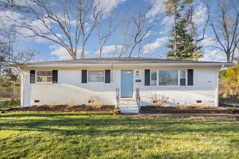4136 Woodgreen Ter, Charlotte, NC 28205