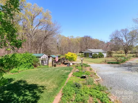 17109 Cabarrus Rd, Midland, NC 28107 photo 5