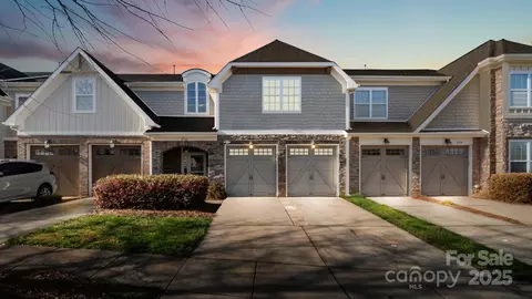 8534 Loxton Cir, Charlotte, NC 28214