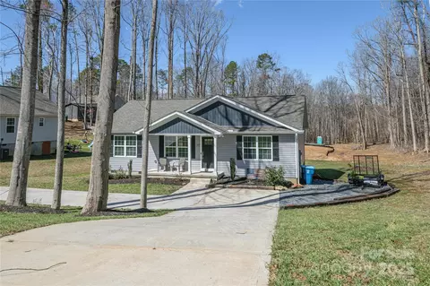 149 Oak Hill Dr, Forest City, NC 28043