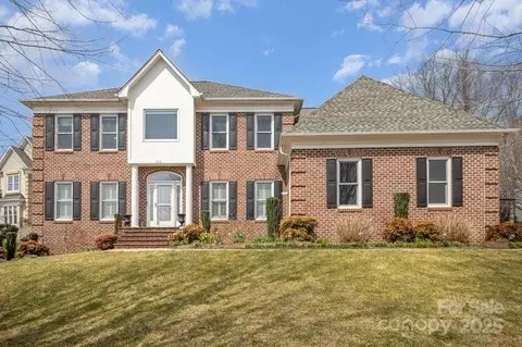 4421 3rd Nw St NW, Hickory, NC 28601