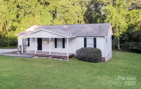 19 Church St, York, SC 29745
