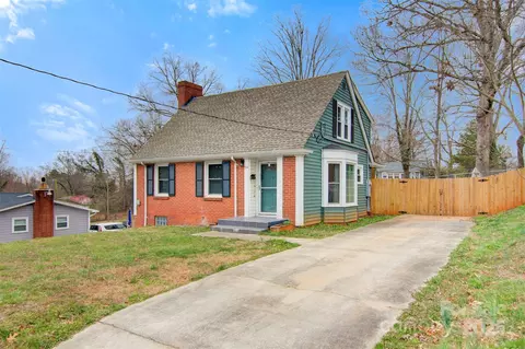 514 3rd Avenue Se Dr SE, Hickory, NC 28602