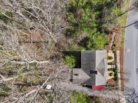 311 3rd Avenue Se Dr SE, Hickory, NC 28602 photo 5