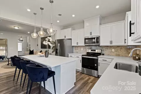 9042 Northfield Crossing Dr, Charlotte, NC 28269