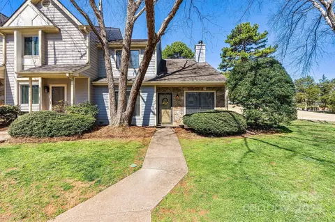 4139 N Course Dr, Charlotte, NC 28277