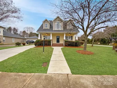 104 Tarrington Dr, Statesville, NC 28625