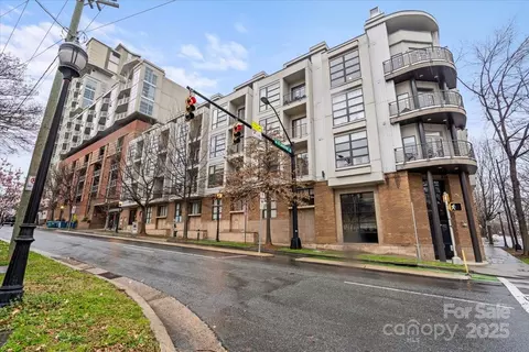 525 E 6th 211 St #211, Charlotte, NC 28202