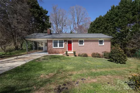 107 Stanford Dr, Stanley, NC 28164