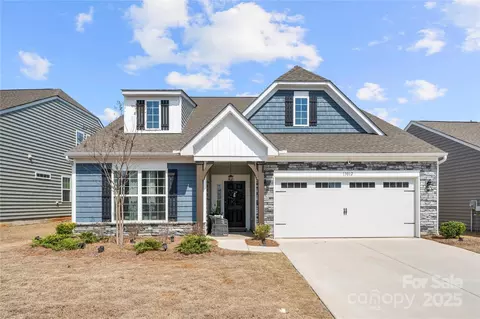 13012 Canterbury Castle Dr, Charlotte, NC 28273