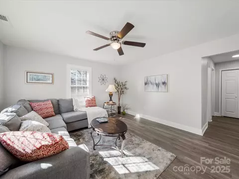 407 E Talleyrand St, Monroe, NC 28112 photo 4