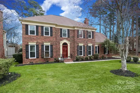 10914 Ridge Acres Rd, Charlotte, NC 28214