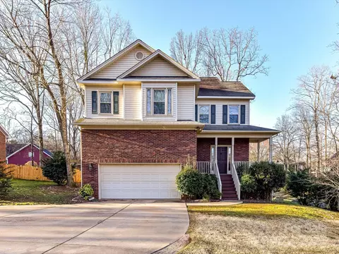 2553 Willowbrook Dr, Matthews, NC 28104
