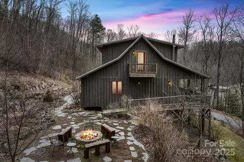 1048 Watershed Rd, Mars Hill, NC 28754