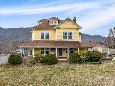 274 S Main St, Waynesville, NC 28786