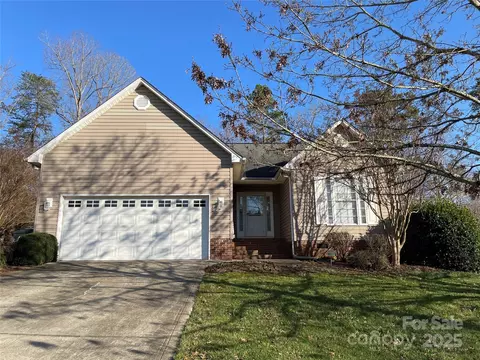 104 Johnsbury Dr, Stanley, NC 28164