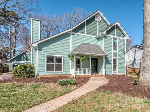8112 Bush Mill Ln, Charlotte, NC 28270
