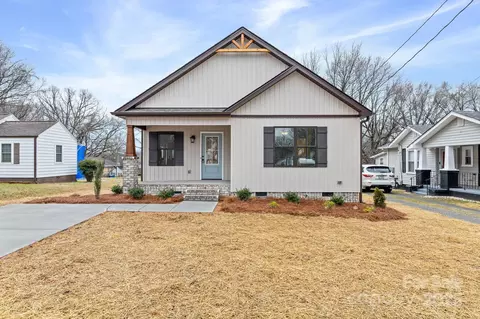 1007 Wentworth St, Reidsville, NC 27320