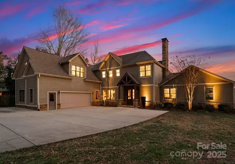 213 Morgan Bluff Rd, Mooresville, NC 28117
