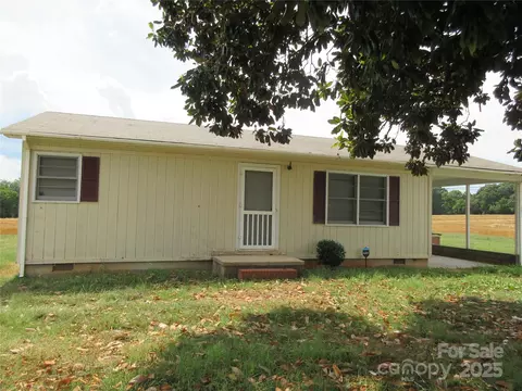 4611 Hickory Lincolnton Hwy, Newton, NC 28658