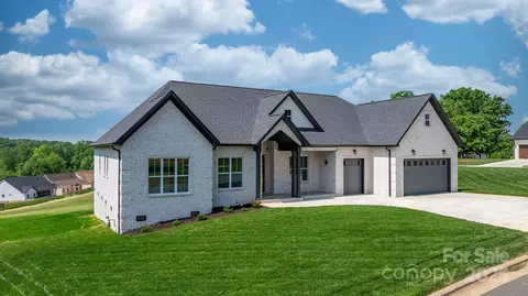 4227 Holly Ne Cir NE, Conover, NC 28613