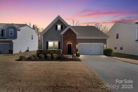10714 Sapphire Trl, Davidson, NC 28036