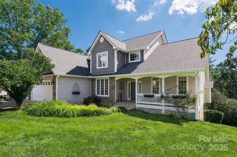 8 Scarlet Rdg Ln, Weaverville, NC 28787