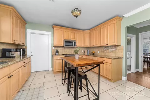 308 W First St, Lowell, NC 28098 photo 17