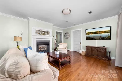 308 W First St, Lowell, NC 28098 photo 9