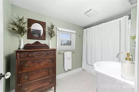 308 W First St, Lowell, NC 28098 photo 24