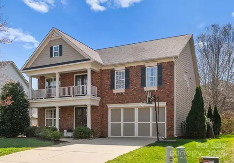 1016 Forbishire Dr, Matthews, NC 28104