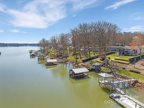 5064 Lynwood Rd, Sherrills Ford, NC 28673