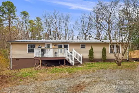 164 Cross Country Ln, Horse Shoe, NC 28742