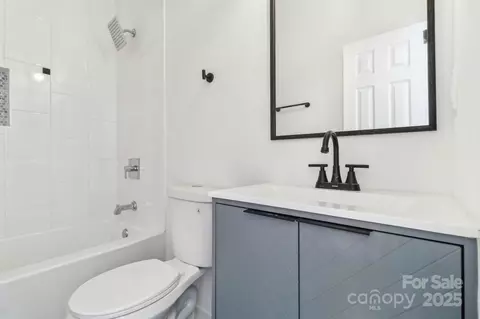 Bath - 1156 9th St, Lancaster, SC 29720 photo 2 of 4